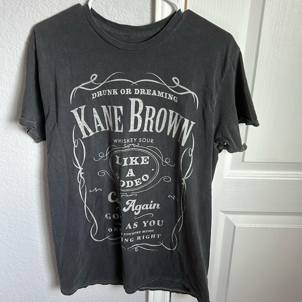 graphic tee, size small